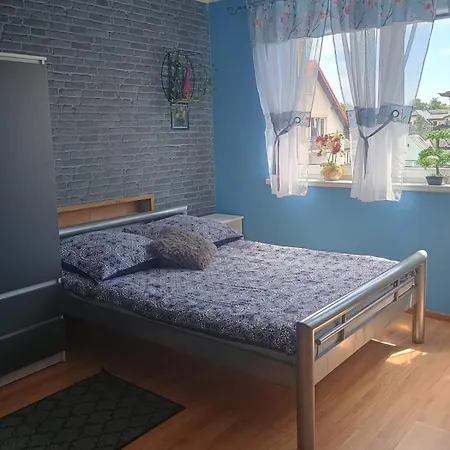 Wynajem Pokoi Jaroslaw Homestay *